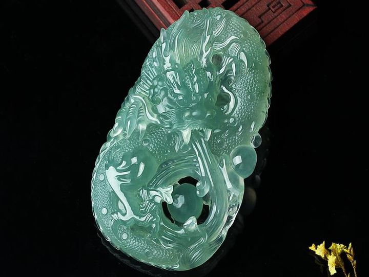 2022年翡翠市場(chǎng)前景如何？值得加盟嗎？